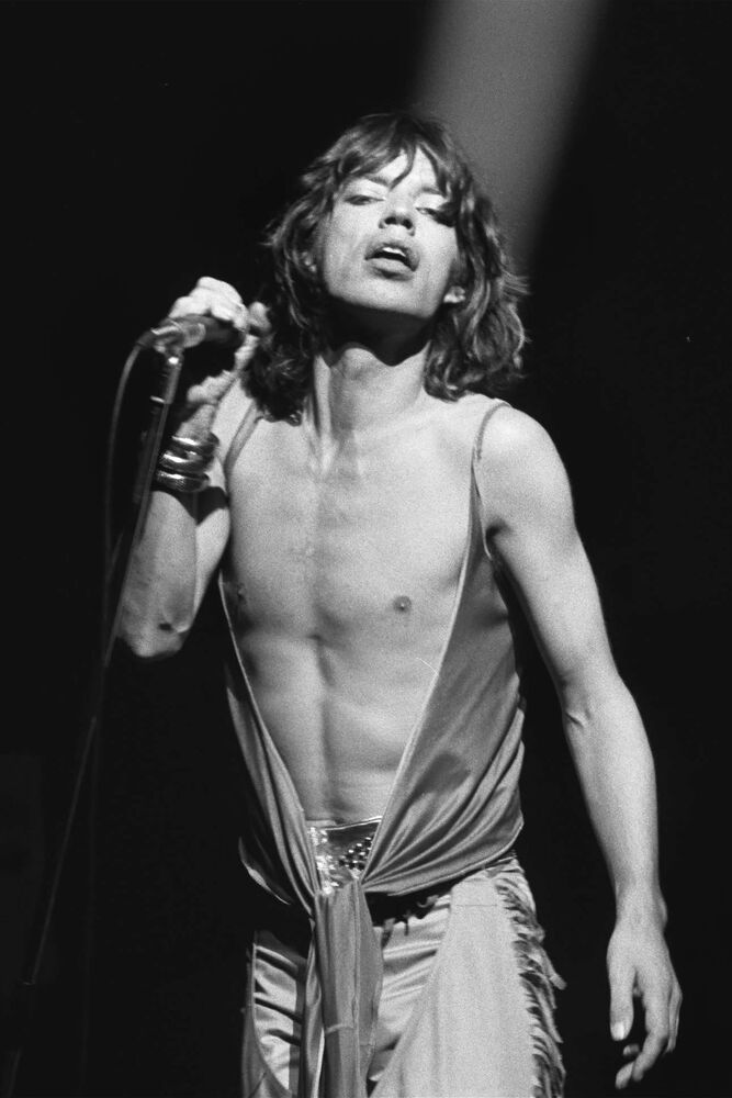 Kunstfoto Mick Jagger sur scène a Francfort en 1976 -  GAMMA AGENCY - Foto schilderij