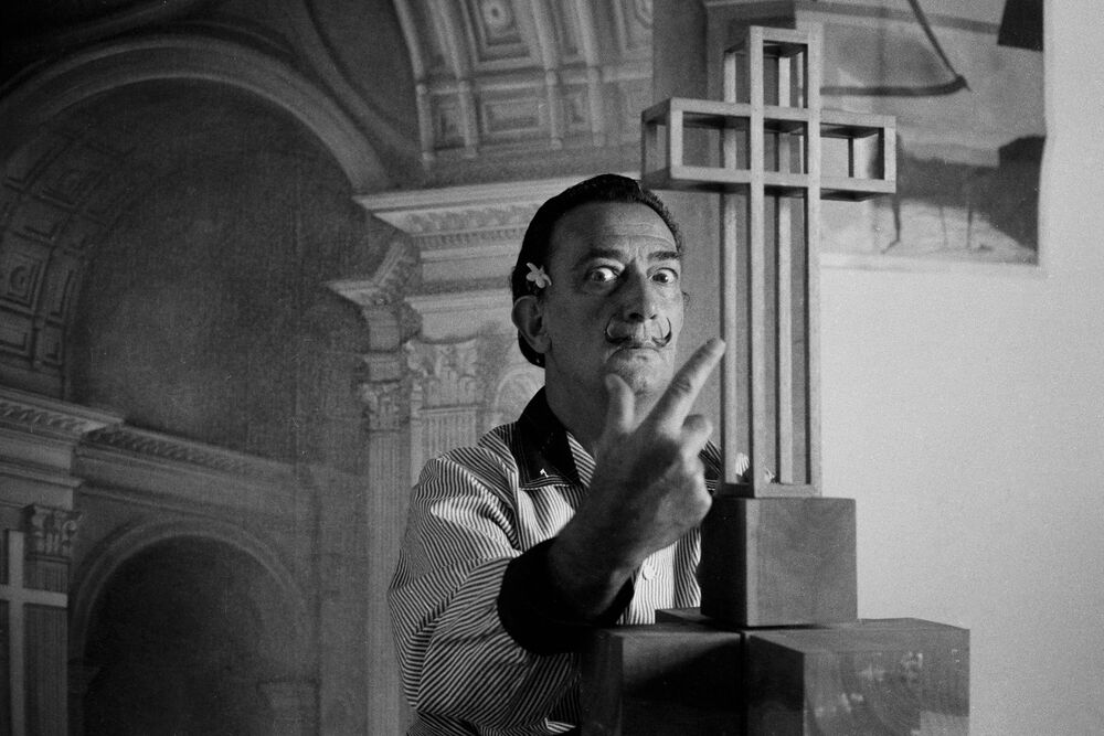 https://storage.googleapis.com/yk-cdn/photos/pdp/gamma-agency/salvador-dali-1960.jpg