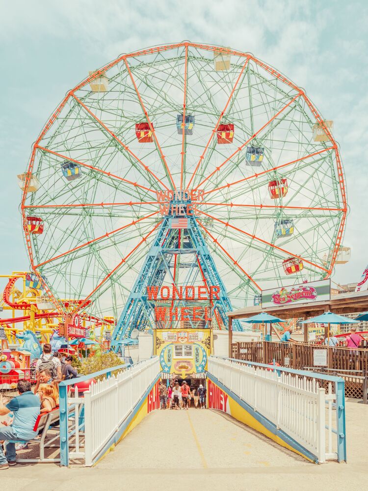 Coney Island Wonder Wheel Brooklyn New York Ludwig Favre · Photographies Dart · Yellowkorner 