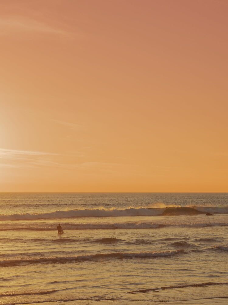 Kunstfoto Surfing in oceanside 2  - LUDWIG FAVRE - Foto schilderij