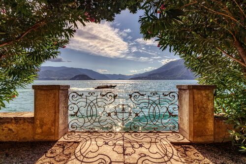 Lago Illuminata - BERNHARD HARTMANN - Fotografía