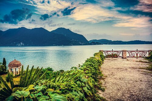 PAVILLON SUR LAC - BERNHARD HARTMANN - Photographie