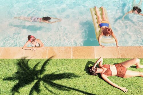 Afternoon Party - Chloé Meynier - Photograph