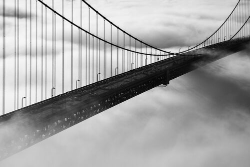 Golden Gate Bridge in Fog - CHRISTOPHER BLISS - Photographie