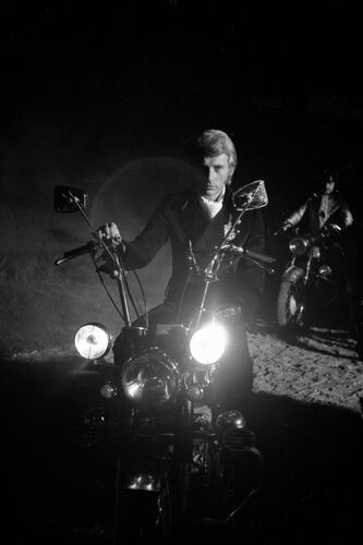 Johnny Hallyday lors du tournage "A tout casser", 1967 -  GAMMA AGENCY - Photograph