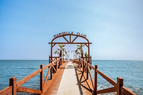 The pier - Marbella -  Gibbe - Kunstfoto