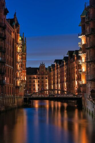 Blick in die Speicherstadt II Blick in die Speicherstadt II - HANS-JÜRGEN MALCHOW - Photograph