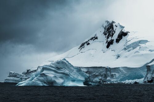 THE ANTARCTIC PENINSULA THE ANTARCTIC PENINSULA - JAN ERIK WAIDER - Photograph