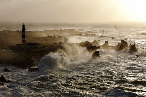 L OURS ET LA VAGUE, Vague, MATHIEU RIVRIN · Photographies d'art ·  YellowKorner