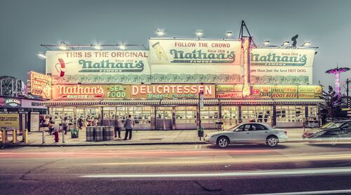 NATHAN'S FAMOUS - LAURENT DEQUICK - Kunstfoto