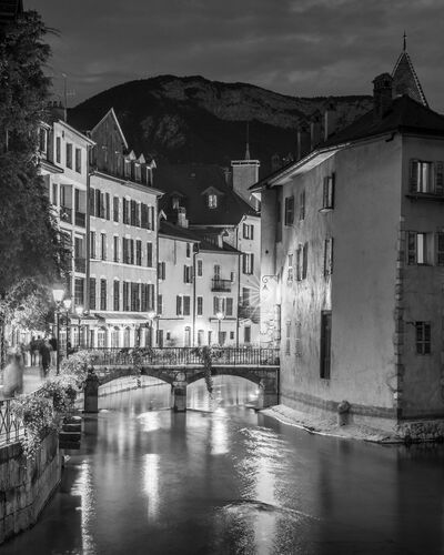 LYON PLACE DES TERREAUX, Lyon, LAURENT DEQUICK · Photographies d'art ·  YellowKorner