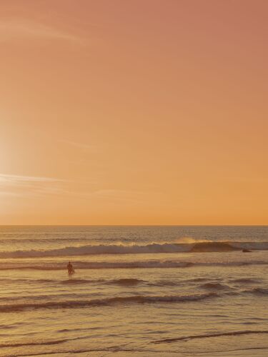 Surfing in oceanside 2  - LUDWIG FAVRE - Kunstfoto