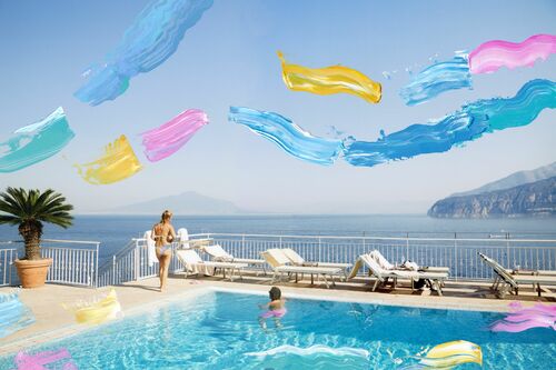 SORRENTO POOL SCENE - MADELEINE GROSS - Fotografia