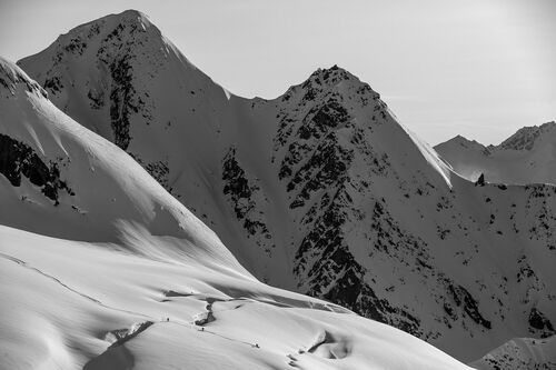 graphique de montagne noir et blanc