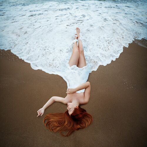 EMBRACE THE ENDLESS OCEAN - MARYNA KHOMENKO - Photographie