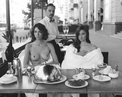 Pillows and champagne - RUSLAN LOBANOV - Fotografia