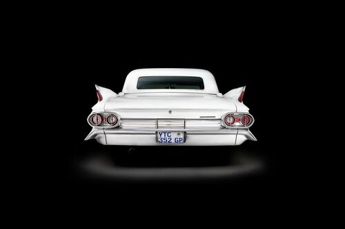 CADILLAC FLEETWOOD BACK VIEW -  SAREL AND MARYNA - Kunstfoto