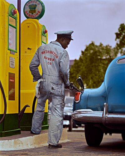 Filling up with gas - Sébastien de Oliveira - Fotografía