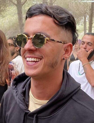  מור