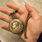 Keskin Kabartmalı Atatürk Desenli Köstekli Cep Saati Klasik Kemer Zincirli