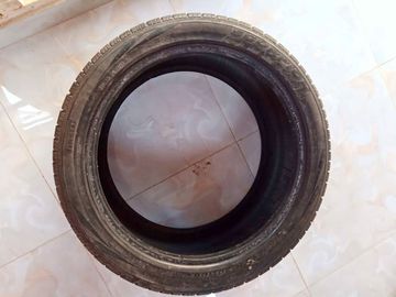 Pneu 275/40R20