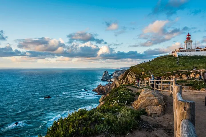 Cabo da Roca lighthouse, Atlantic Ocean cliffs.
