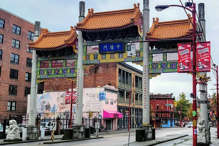 Chinatown gate, cultural landmark in Portland, Oregon.