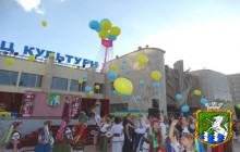 У Южноукраїнську  на площі біля Палацу  культури відбулося  традиційне свято випускників