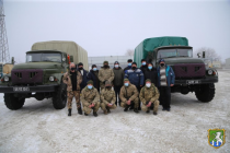 Южно-українські волонтери-атомники відремонтували і передали два автомобіля ЗІЛ-131 бійцям ЗСУ