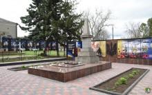 У Іванівці відкрито Меморіал пам’яті загиблих солдатів
