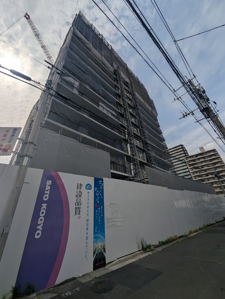 川口本町4丁目9番地区第一種市街地再開発事業 施設建築物等新築工事 新築工事現場の全景写真(2025年5月16日撮影)