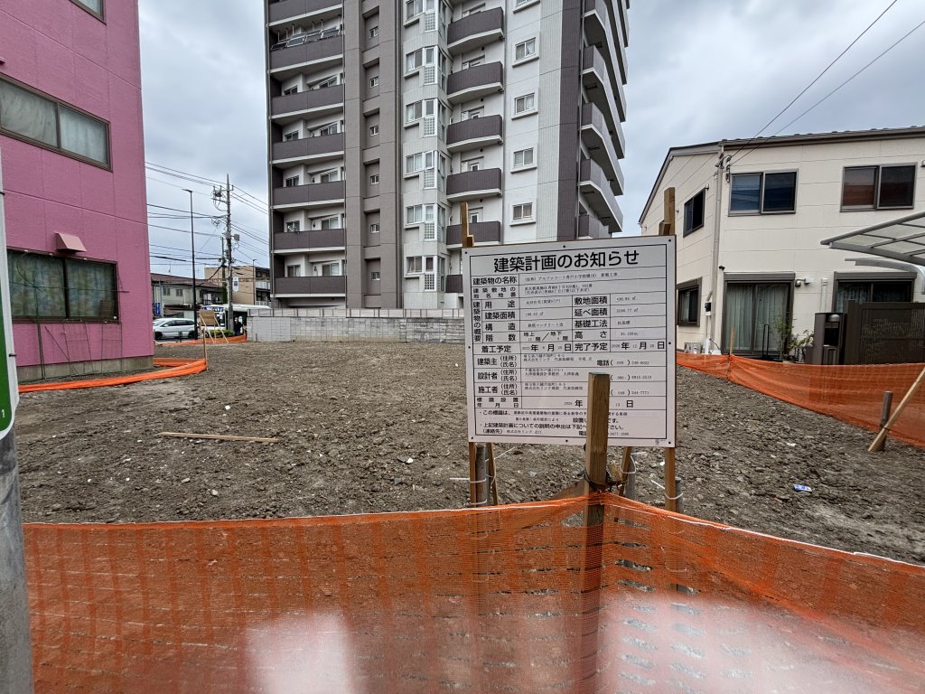 (仮称) アルファコート青戸小学校横 (6) 新築工事 新築工事現場の全景写真(2025年5月26日撮影)
