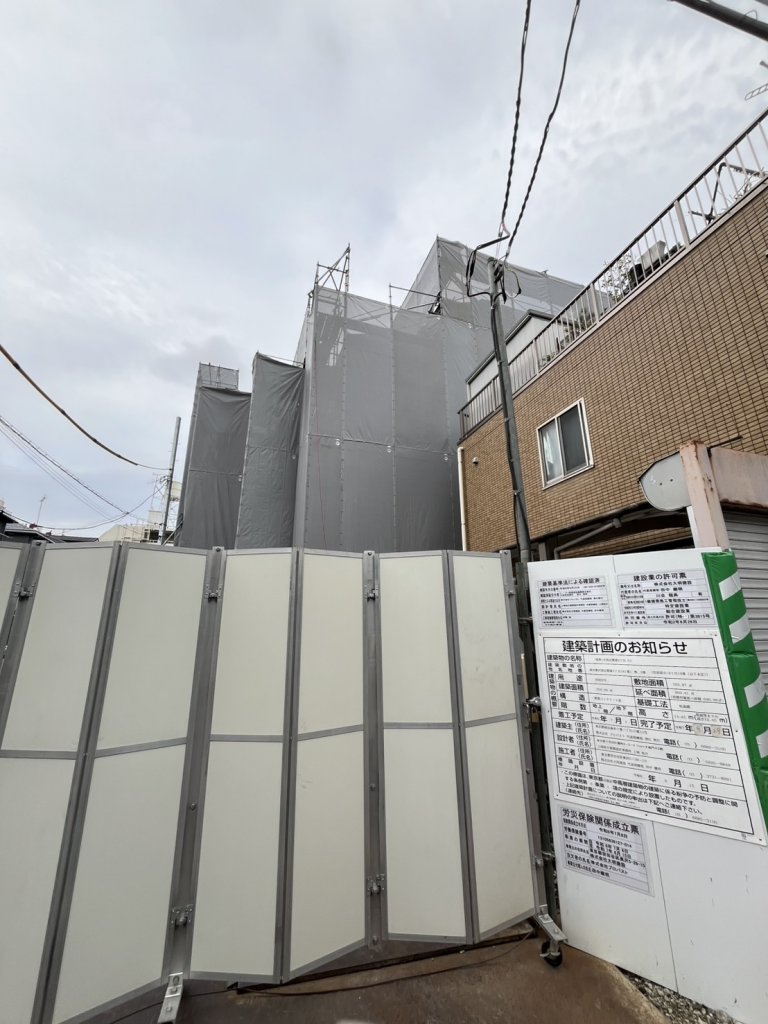 (仮称)目黒区鷹番2丁目 PJ 新築工事現場の全景写真(2025年5月26日撮影)