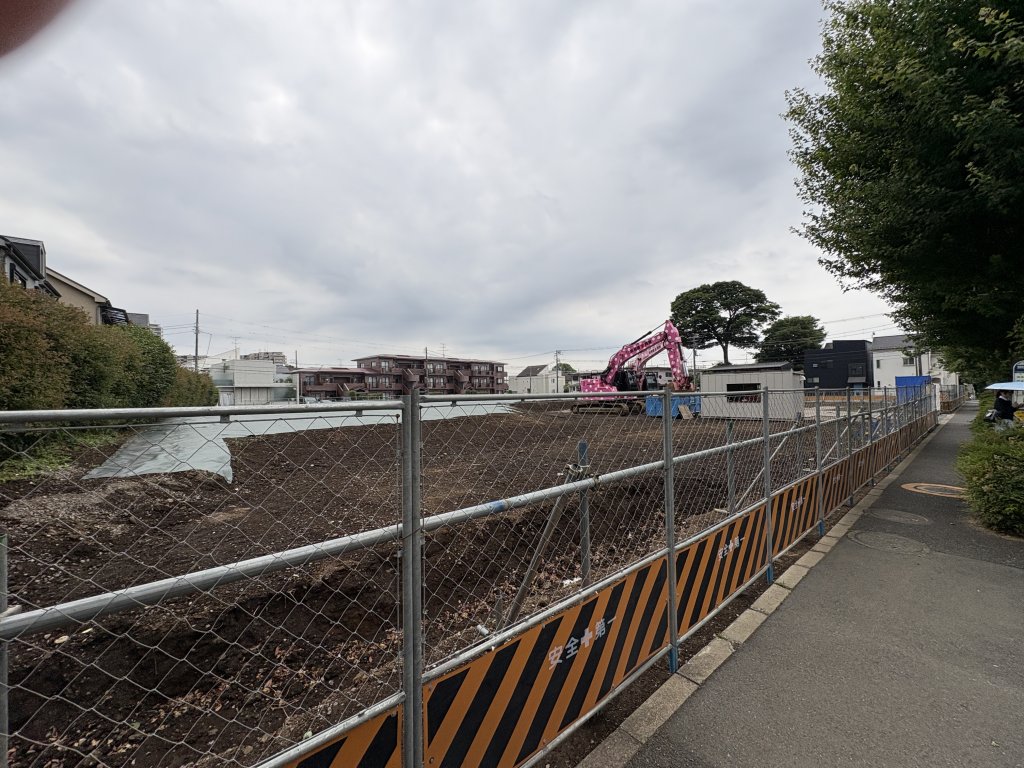 (仮称)世田谷区深沢二丁目計画 新築工事現場の全景写真(2025年6月13日撮影)
