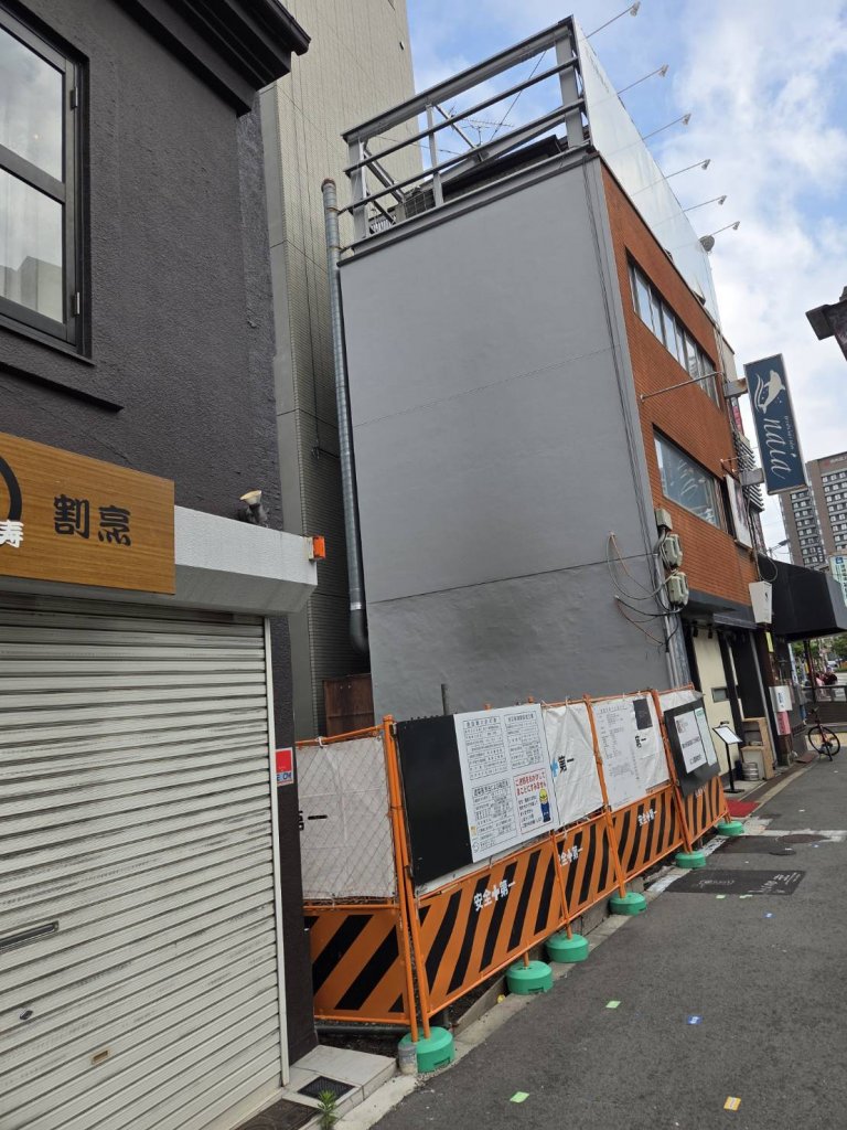(仮称)大阪市福島区建築計画のお知らせ 新築工事現場の全景写真(2025年6月18日撮影)