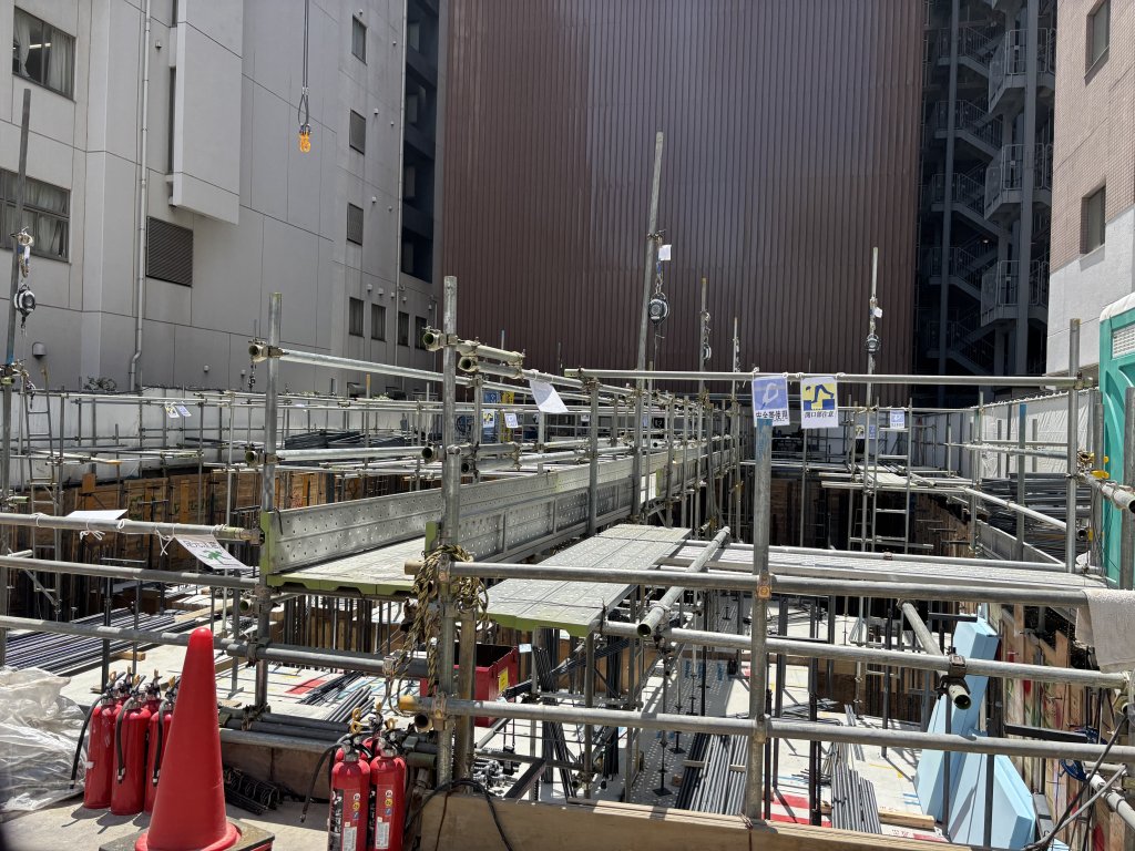 (仮称)新横浜プロジェクト新築工事 新築工事現場の全景写真（2025年6月22日撮影）