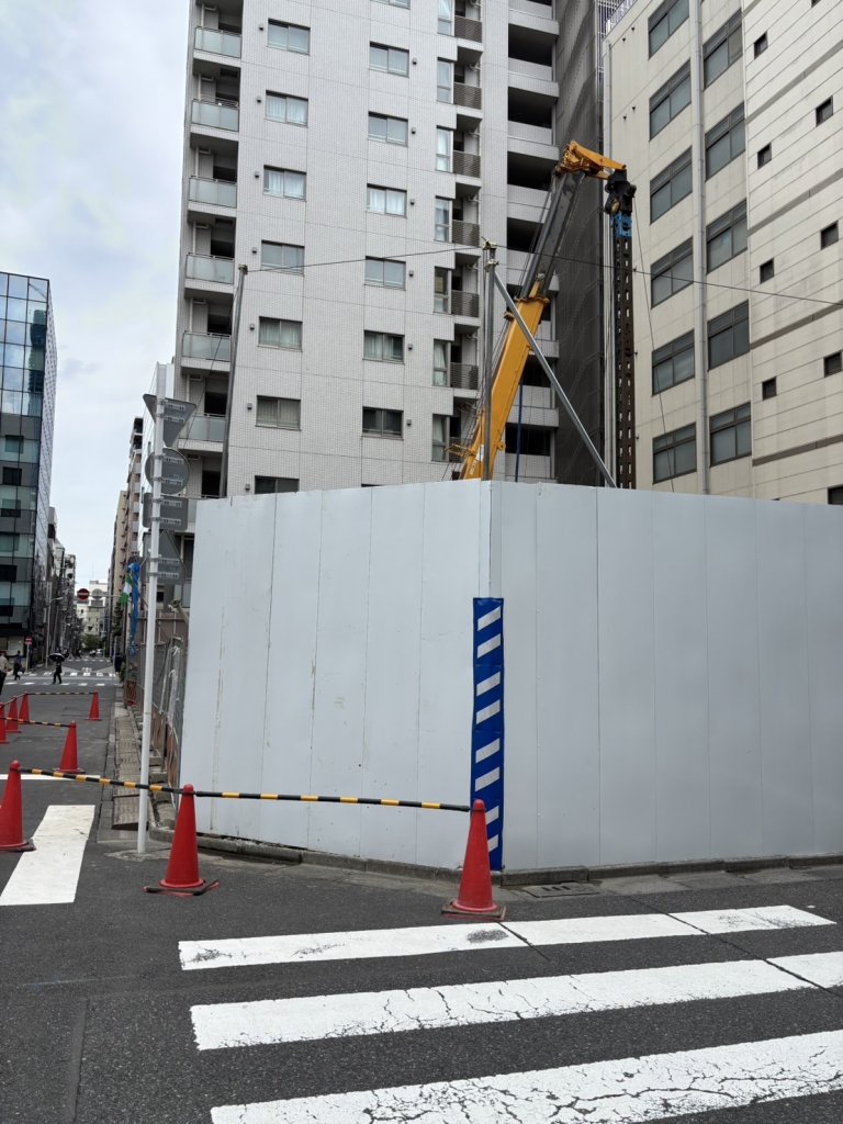 (仮称)中央区日本橋人形町三丁目7計画 新築工事現場の全景写真（2025年7月3日撮影）