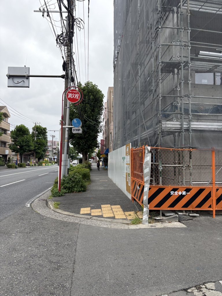 (仮称)横浜市鶴見区下末吉3丁目計画 新築工事現場の全景写真(2025年7月22日撮影)