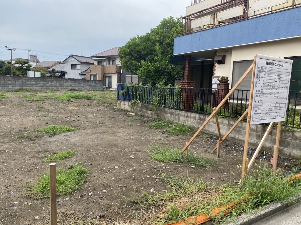 (仮称)足立区東和1-5マンション計画 新築工事現場の全景写真(2025年8月15日撮影)