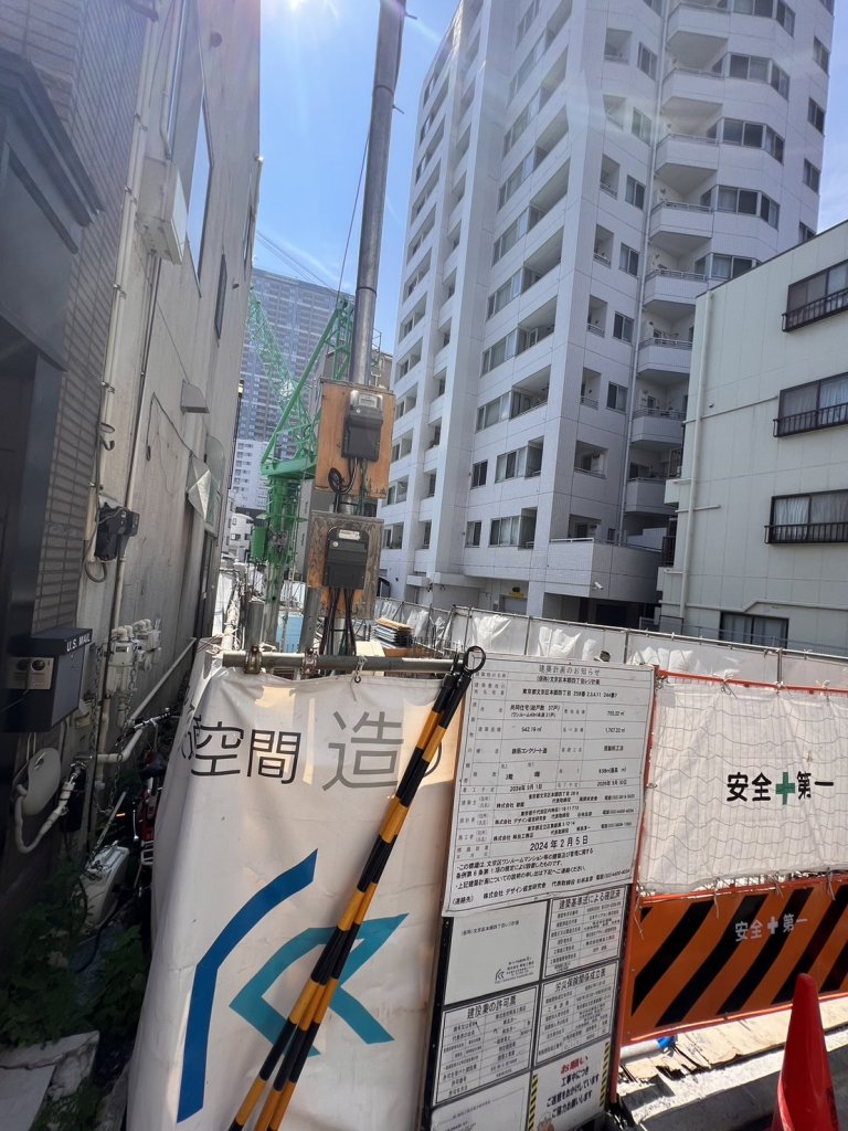 (仮称)文京区本郷四丁目レジ計画 新築工事現場の全景写真(2025年9月7日撮影)