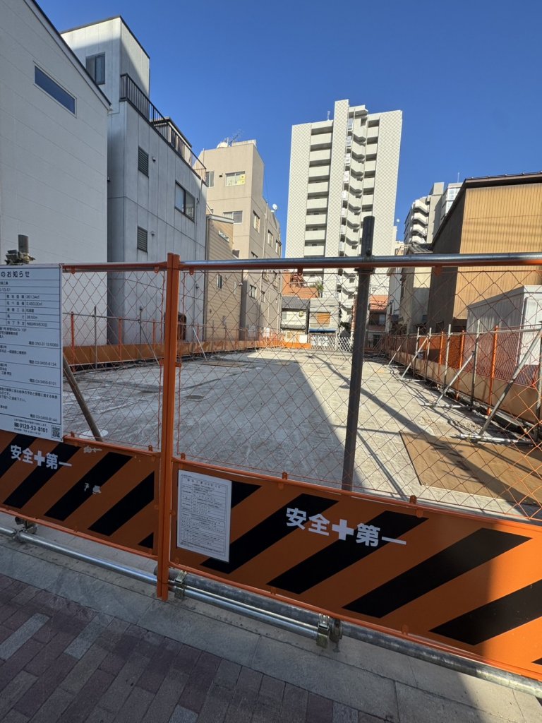 台東区三筋1丁目計画新築工事 新築工事現場の全景写真（2025年9月7日撮影）