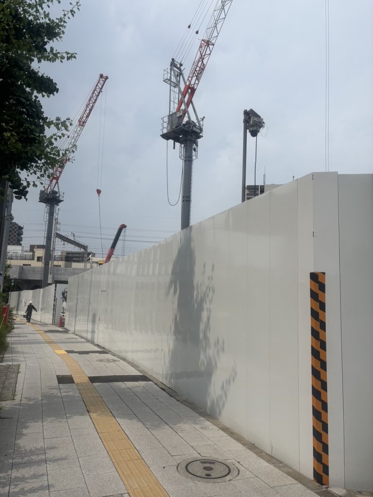 (仮称)千住大橋駅前【北棟】共同住宅新築工事 新築工事現場の全景写真(2025年9月8日撮影)