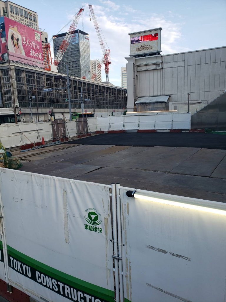 京急第1ビル改修工事 新築工事現場の全景写真（2025年9月8日撮影）