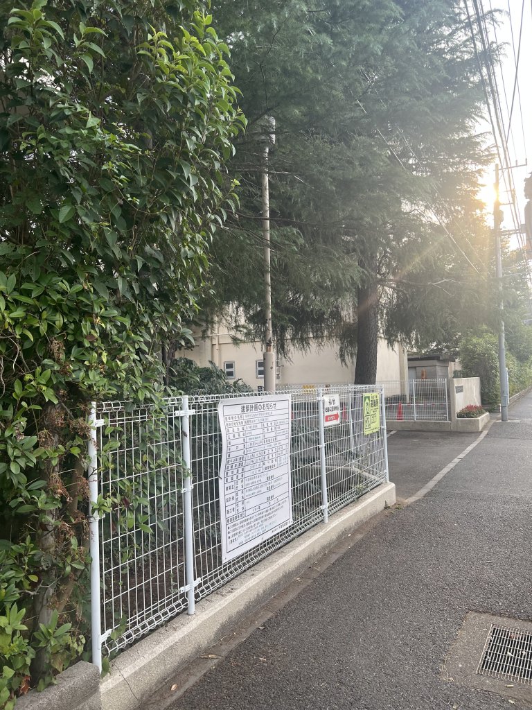 船橋市立海神中学校校舎建替工事 新築工事現場の全景写真(2025年9月10日撮影)