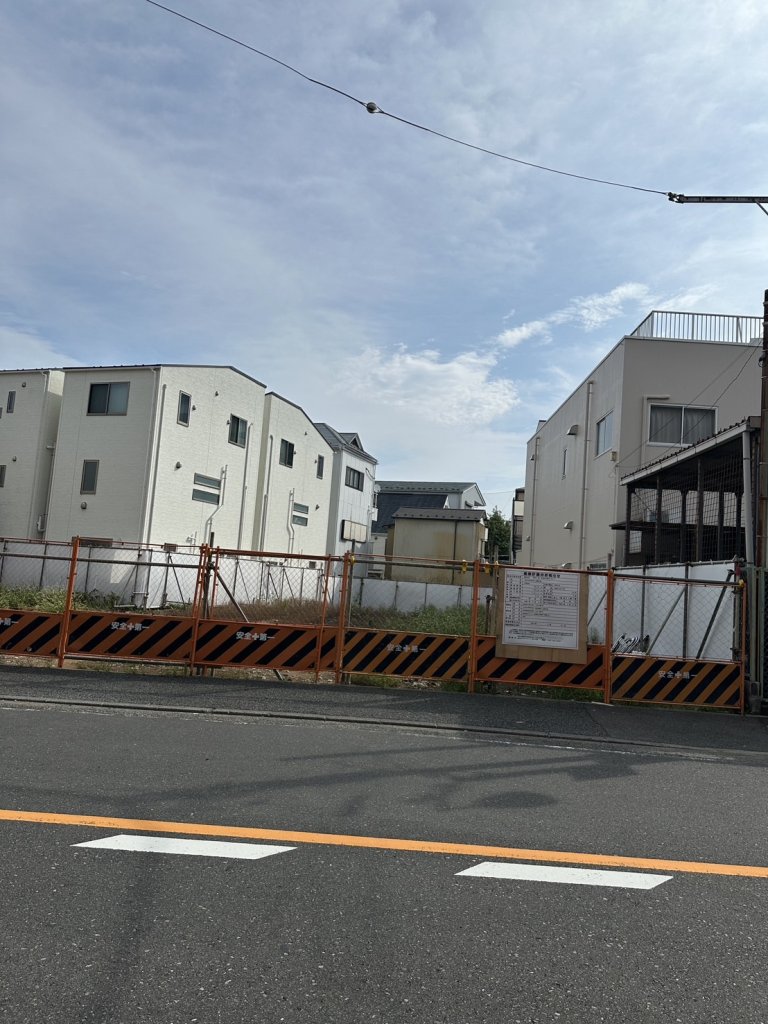 (仮称)東白楽2PJ新築工事 新築工事現場の全景写真（2025年9月18日撮影）