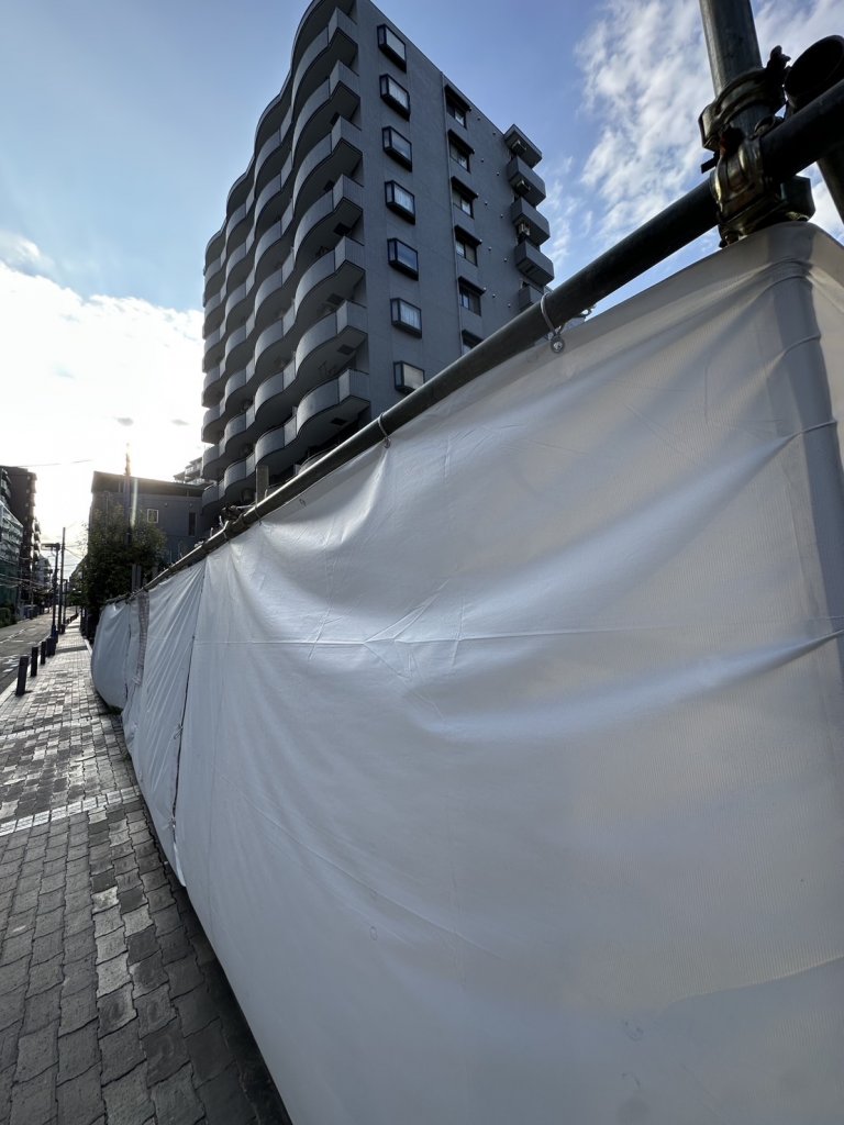 (仮称)横浜市神奈川区台町計画 新築工事現場の全景写真（2025年9月20日撮影）