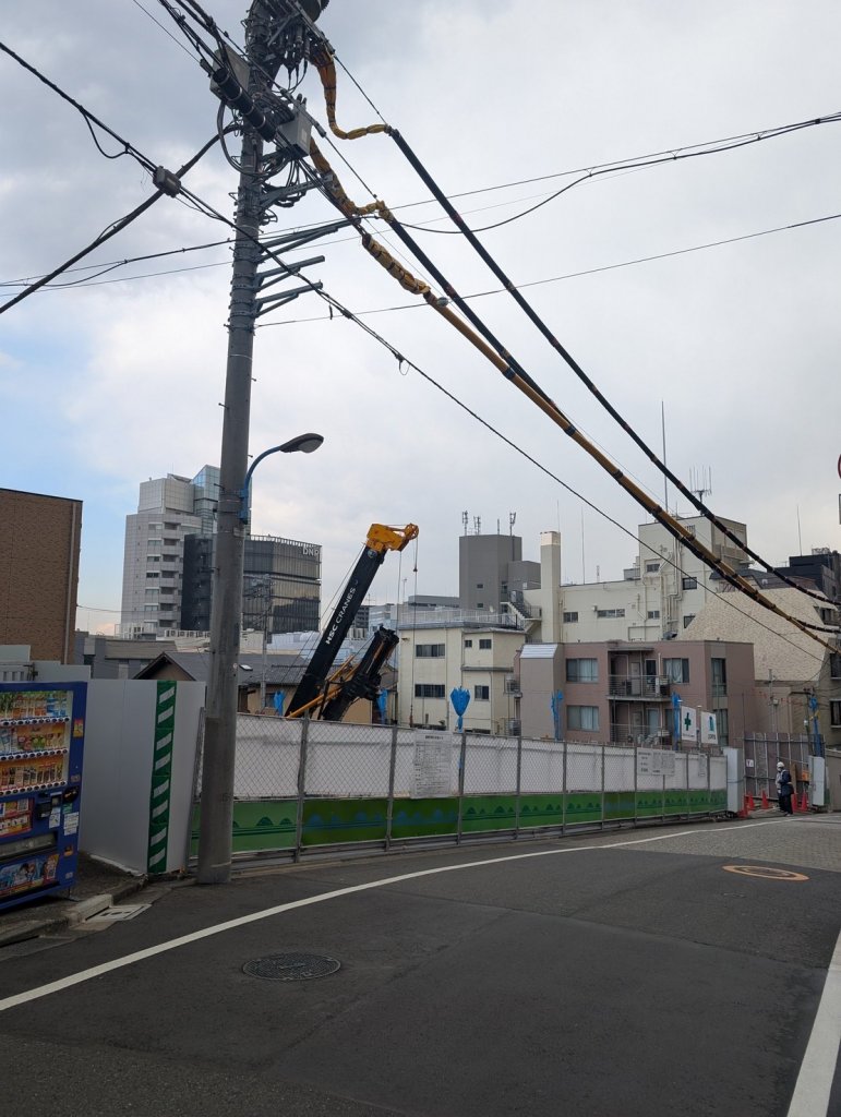 新宿区市谷左内町21番計画新築工事 新築工事現場の全景写真（2025年9月20日撮影）