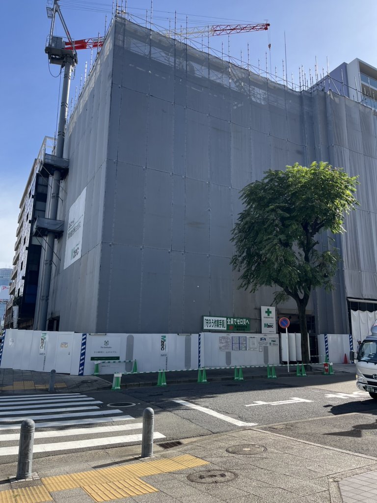 横浜市港北区新横浜1丁目計画新築工事 新築工事現場の全景写真（2025年9月25日撮影）