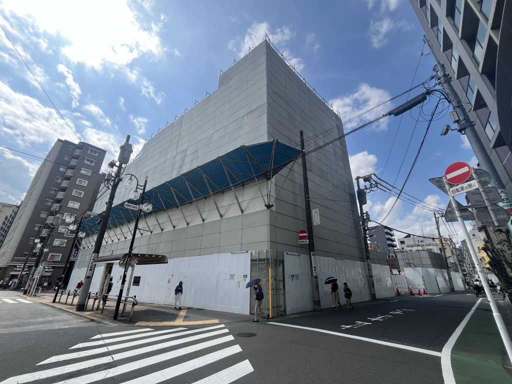 板橋駅西口地区第一種市街地再開発事業施設建築物 (A街区) 新築工事現場の全景写真(2025年9月28日撮影)