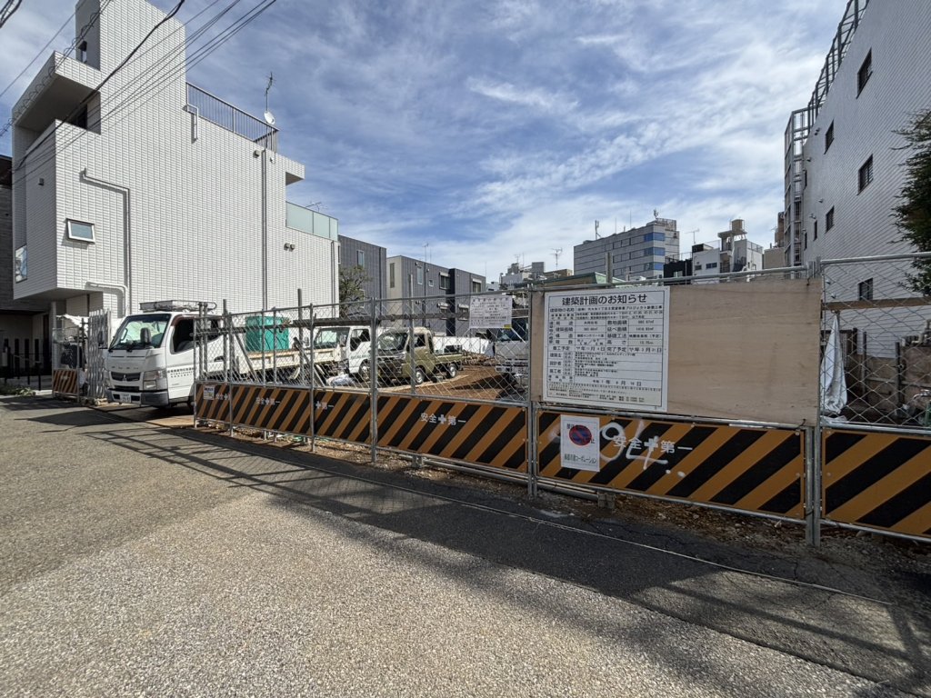 (仮称)代々木1丁目Ⅱ賃貸事業プロジェクト新築工事 新築工事現場の全景写真(2025年10月3日撮影)